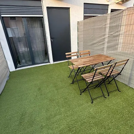 Casa vacanze Chic Duplex Lyon Avec Terrasse Vénissieux
