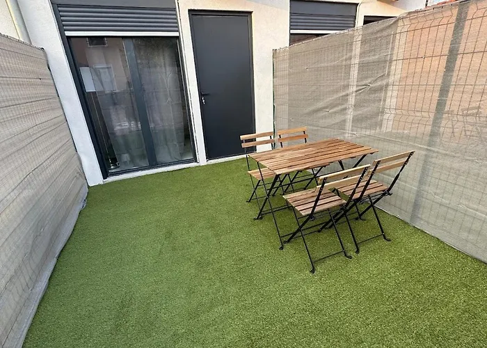 Casa vacanze Chic Duplex Lyon Avec Terrasse Vénissieux
