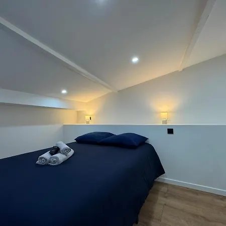 Chic Duplex Lyon Avec Terrasse Holiday home Venissieux