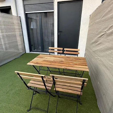 Chic Duplex Lyon Avec Terrasse Holiday home Venissieux